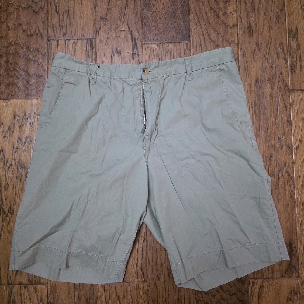 Woolrich Green Flat Front Shorts Relaxed Fit sz 36